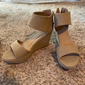 Beige Wedge Size 9
